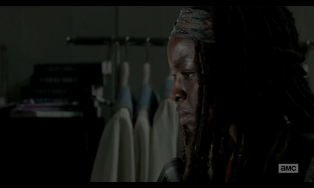 File:5x02 Michonne Wondering.png