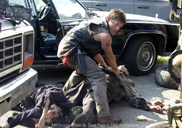 File:Episode-1-daryl-highway.jpg