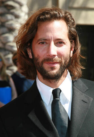 File:Henry ian cusick.jpeg
