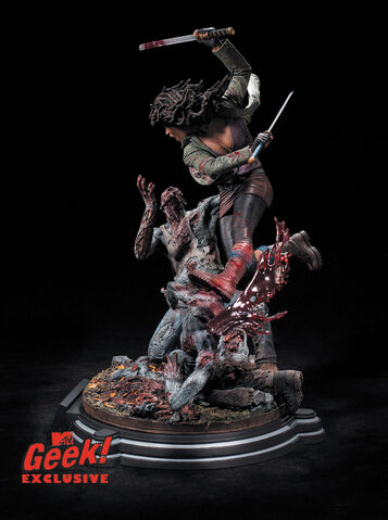 File:Michonne Statue 3.jpg