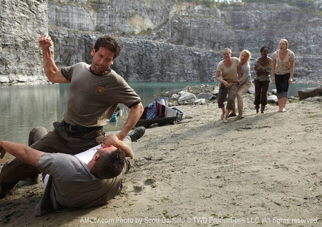 File:Episode-3-Shane-Ed-Ladies-760.jpg