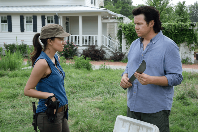File:AMC 607 Eugene Rosita Talking.png