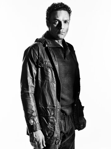 File:TWDAaron-Season7-Black and White.jpg