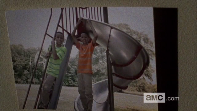 File:5x09 Noah With His Brother 3.png