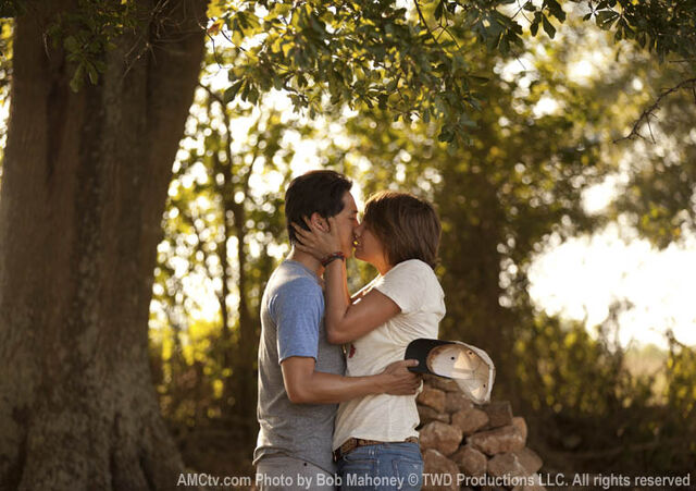 File:Episode-6-glenn-maggie.jpg