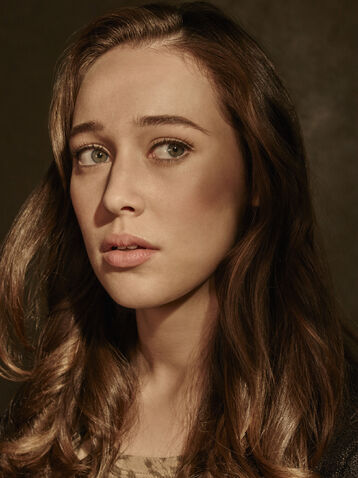 File:Fear-the-walking-dead-season-1-alicia-debnam-carey-cast-portrait-658.jpg