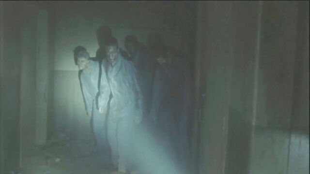 File:Prison-zombies-walking-dead-season-3.jpg