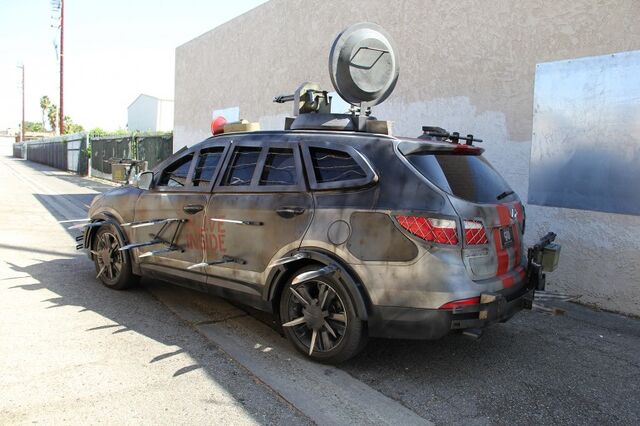 File:2013 Hyundai Santa Fe Zombie Survival Machine 6.jpg