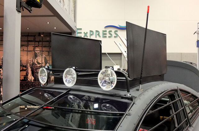 File:Walking-dead-elantra-7.jpg