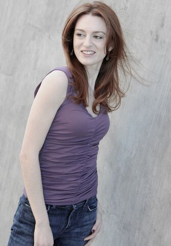 File:936full-amber-chaney.jpg