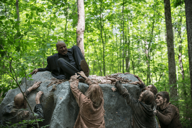 File:5x02 gabriel trapped.png