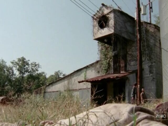 File:Near the feedstore.jpg