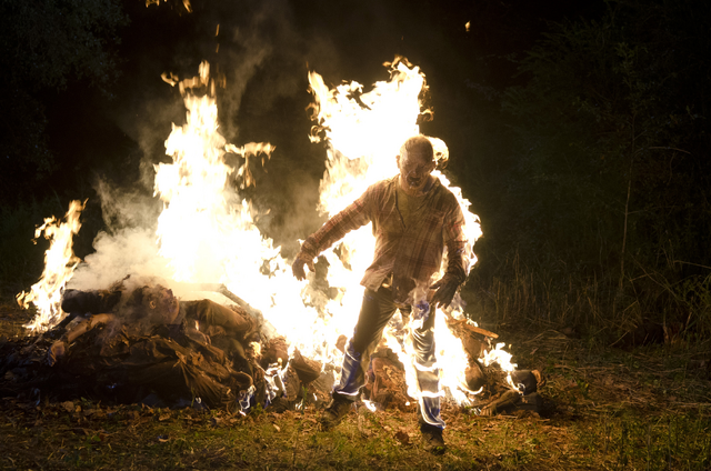 File:AMC 604 Burning Walkers.png