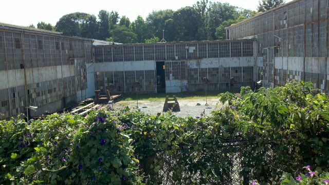 File:Walkingdeadprison.jpg