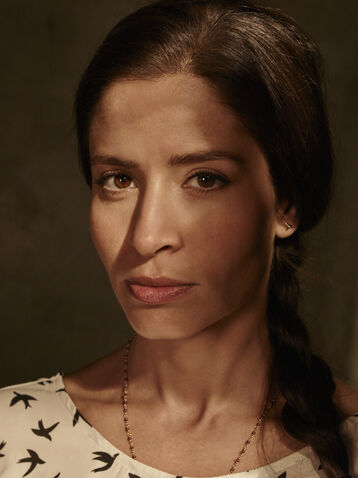 File:Fear-the-walking-dead-season-1-ofelia-mason-cast-portrait-658.jpg