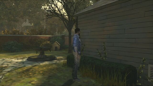 File:Fivel Mansion Backyard 2.jpg