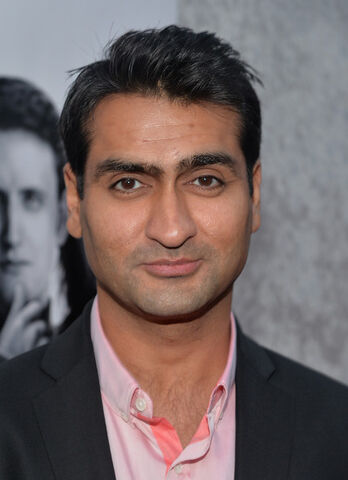 File:Kumail+Nanjiani+Premiere+HBO+Silicon+Valley+Ap4y0jBp4q1l.jpg