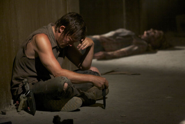 File:Daryl Hounded.jpg