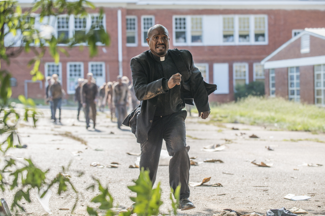 File:AMC 508 Gabriel Running.png