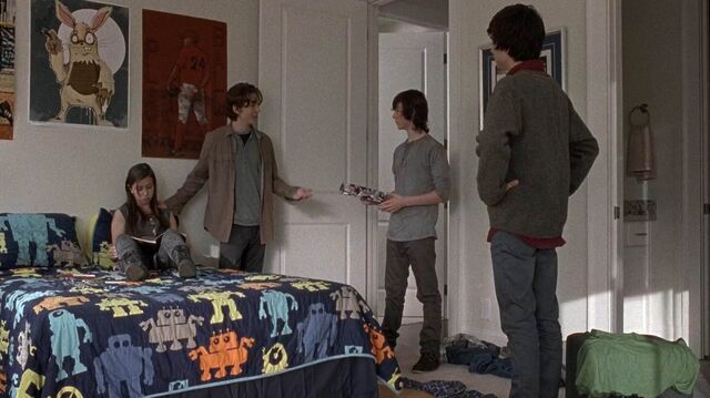 File:The-walking-dead-enid-002.jpg