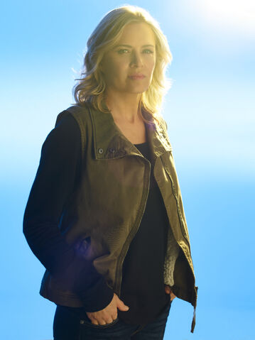 File:FTWD S2 Madison Clark.jpg