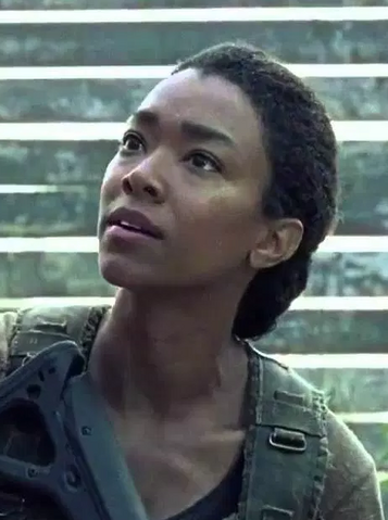 File:Sasha 6x06 Always Accountable.png