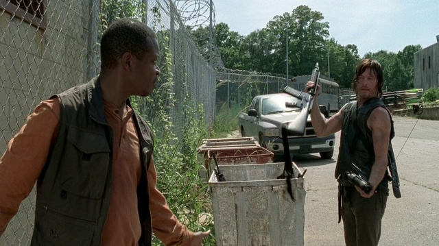 File:TWDS04E08Rifle2.png