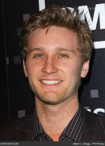 File:Aaron-staton-mad-mencelebrates-its-nominations-for-sag-dga-and-wga-arrivals-0X8Me5.jpg