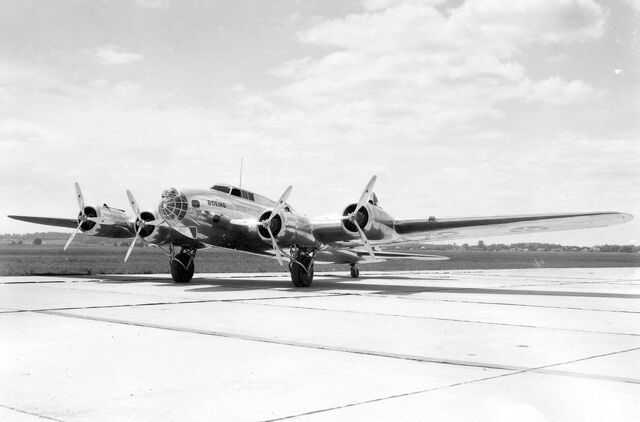 File:Boeing XB-17 (Model 299).jpg
