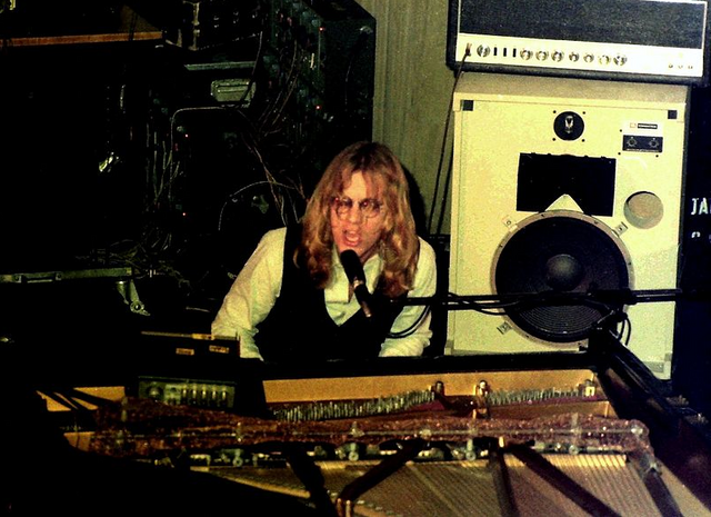 File:Zevon-Equipment.png