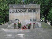 Grób Bieruta.jpg