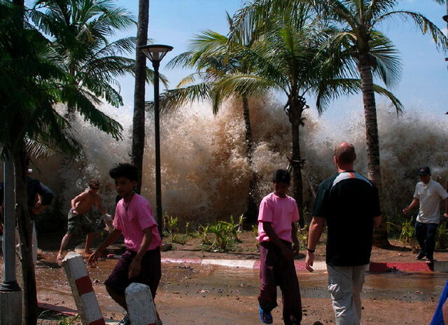 File:2004-tsunami.jpg