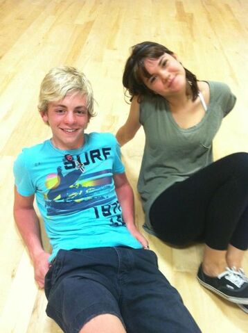 File:Ross-Lynch-and-Maia-Mitchell-during-Teen-Beach-Musical-rehearsals-ross-lynch-austin-31632580-484-648.jpg