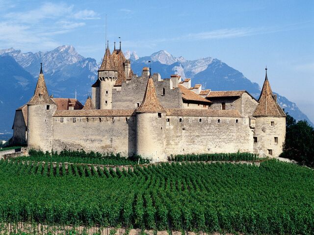 File:Daigle Castle Switzerland.jpg
