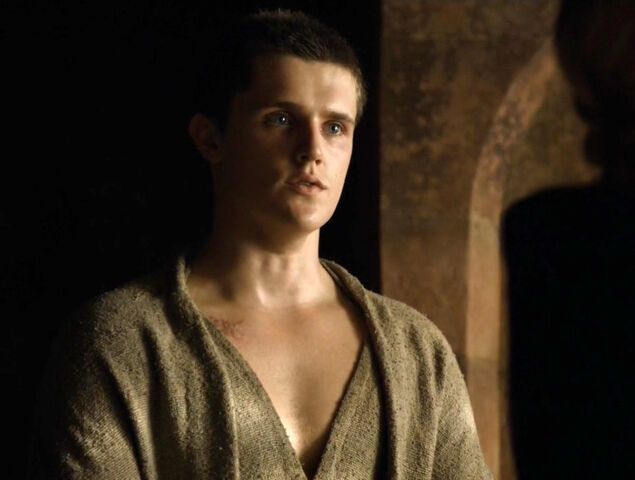 Plik:Eugene-Simon-in-Game-of-Thrones-Season-5-Premiere-150415-06.jpg