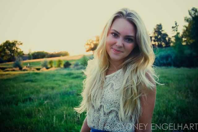 File:AnnaSophia-Robb-Photoshoot-annasophia-robb-28092471-1024-681.jpg