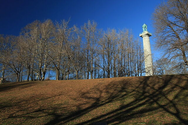 File:800px-Prison ship monument 2.jpg