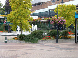 800px-Centre bracknell GB