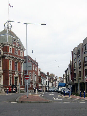 Plik:Grove Road, Eastbourne.jpg
