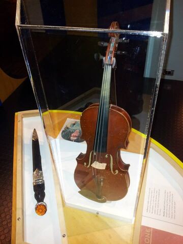 File:Violin.jpg