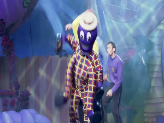 File:HenryandJeffinWiggledancing!.jpg