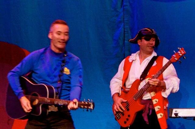 File:AnthonyandCaptainFeatherswordPlayingMatonGuitars.jpg