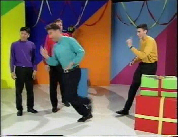 File:TheNonrealisticWigglesinDorothy'sBirthdayParty(Episode).jpg