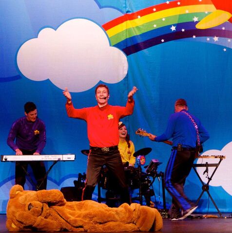 File:TeddyBear,TeddyBear,TurnAround-2013Live.jpg