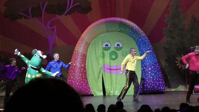 File:TheWigglesandDorothyinCelebration!.jpg