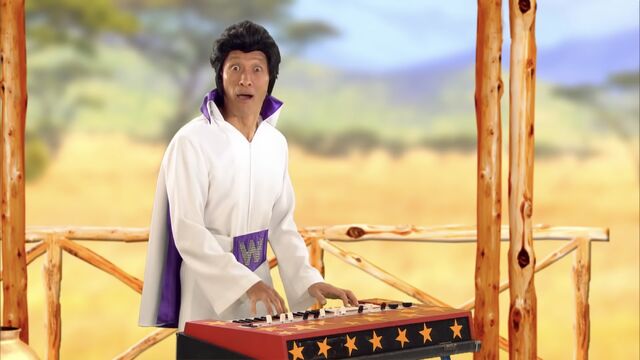 File:JeffPlayingRedStarryKeyboardinTheWigglesGoBananas!2.jpg