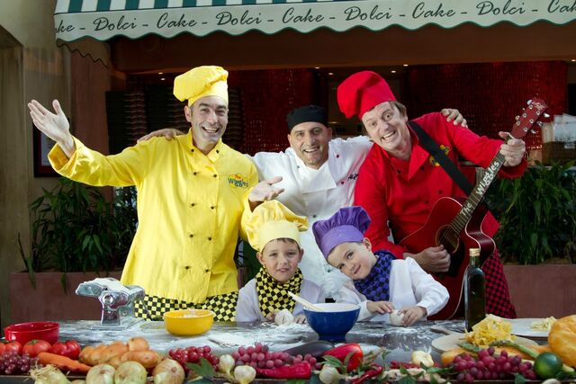 File:OliveOilIsMySecretIngredient-PromoPicture30.jpg
