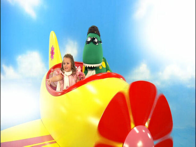 File:DorothyandMariainRosyAirplane.jpg