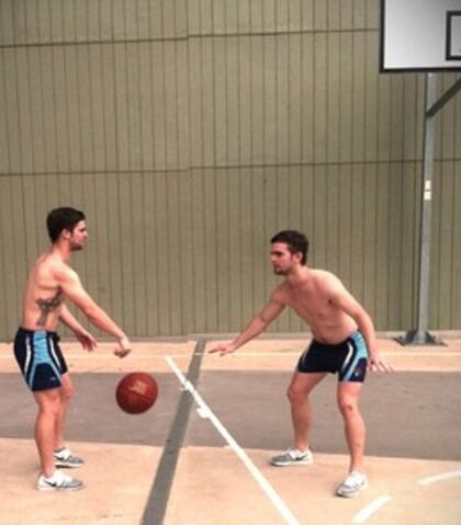 File:Dominicolaybasketball.jpg