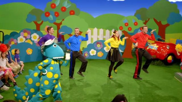 File:TheWigglesandDorothyinLiveStudio.png